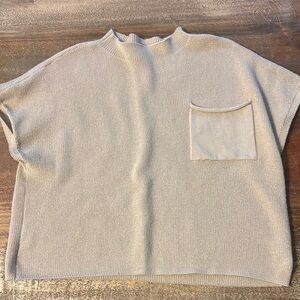 Merokeety size M women’s Chic Beige Knit Cropped mock neck with Pocket EUC